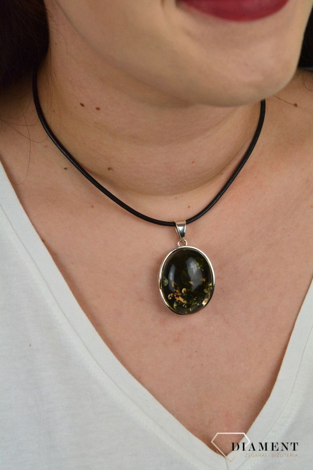Zawieszka z bursztynem w interesującym zielonym odcieniu DIA-ZAW-4496-925.jpg
