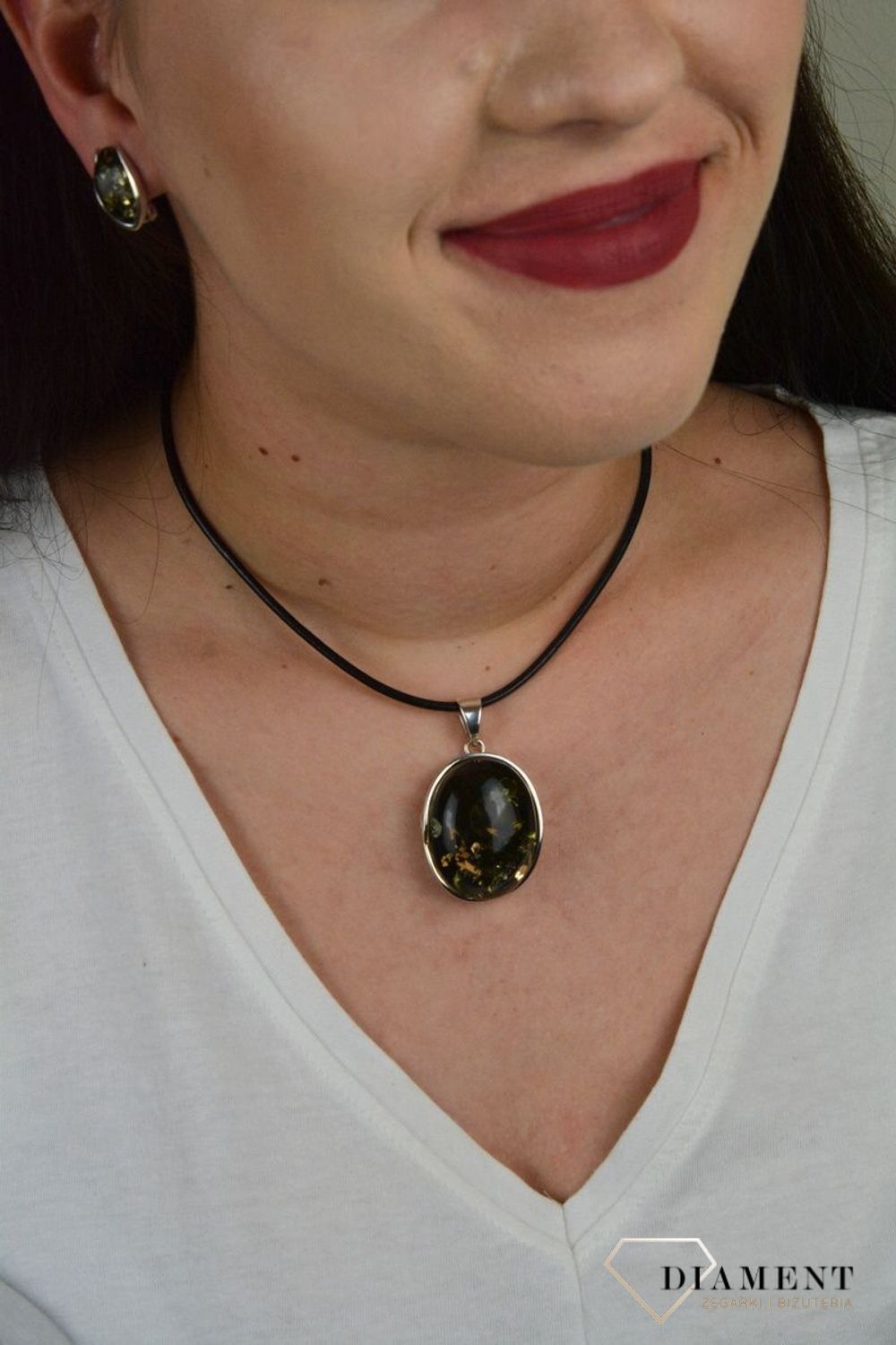 Zawieszka z bursztynem w interesującym zielonym odcieniu DIA-ZAW-4496-925.jpg