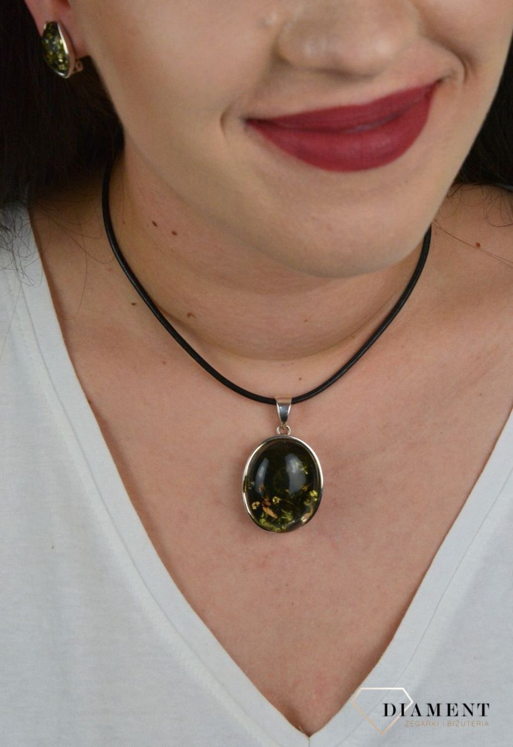 Zawieszka z bursztynem w interesującym zielonym odcieniu DIA-ZAW-4496-925.jpg