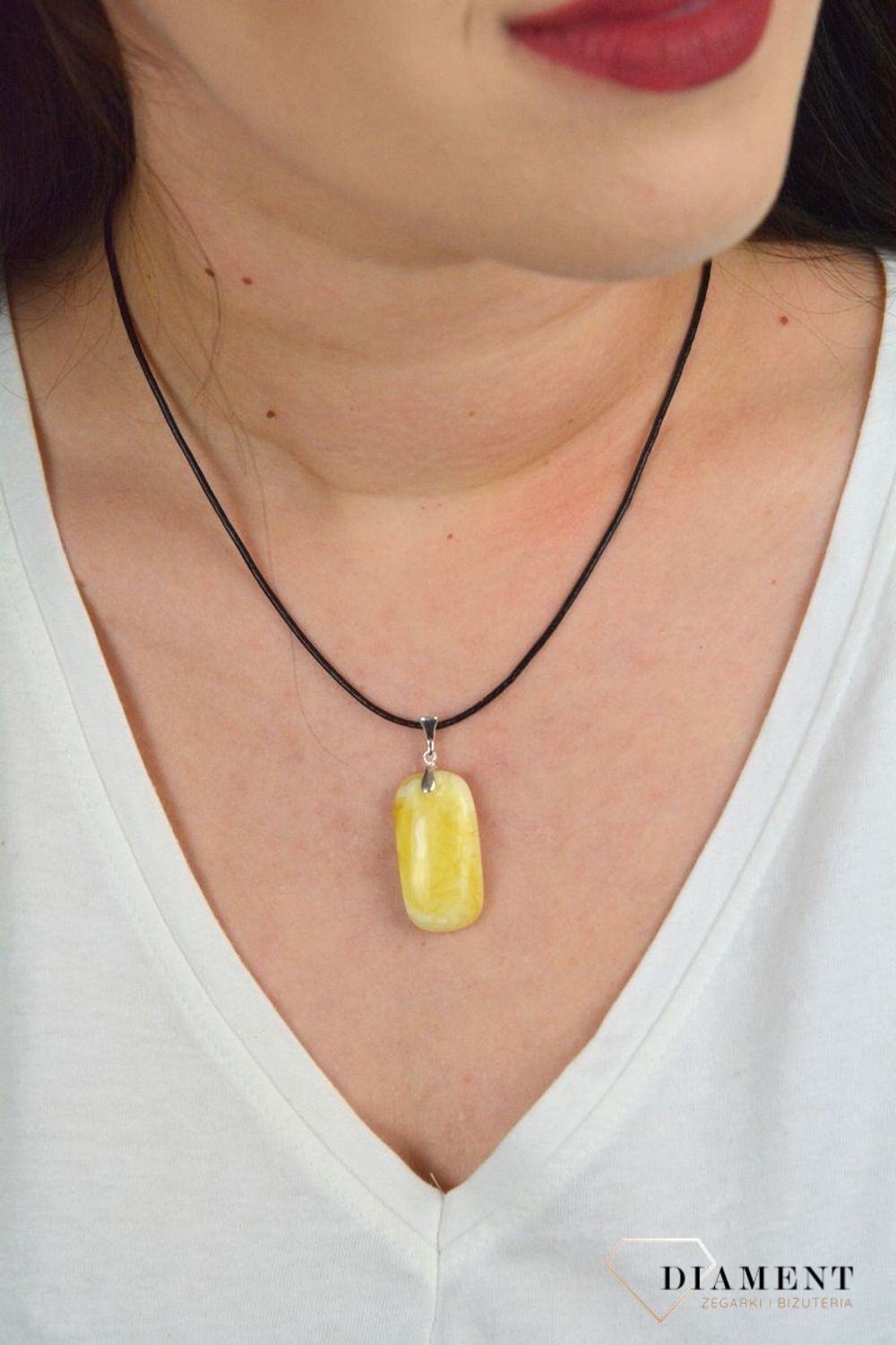 Zawieszka srebrna z bursztynem w kolorze mlecznym DIA-ZAW-4539-925.jpg