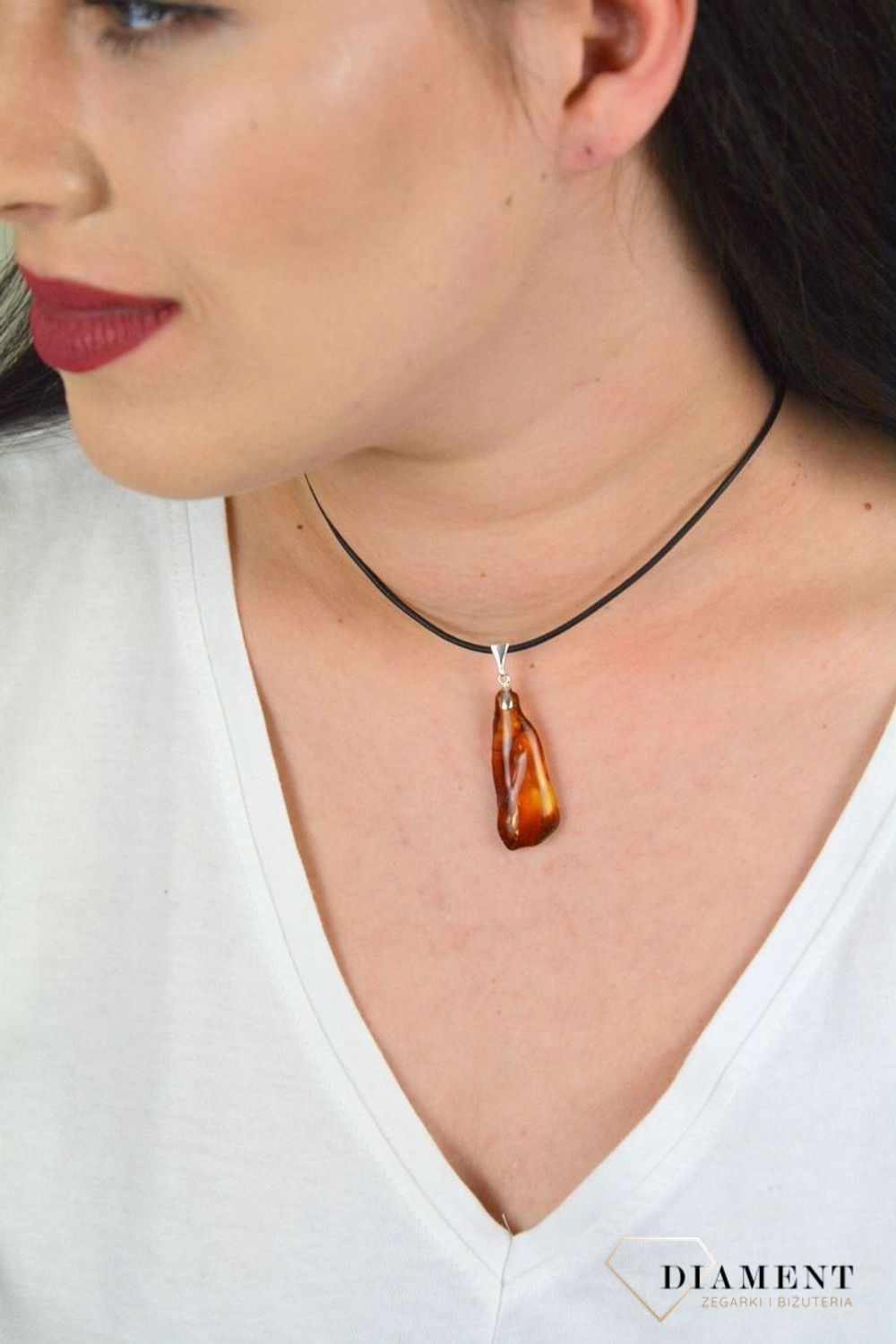 Zawieszka z miodowym bursztynem o ciekawym kształcie DIA-ZAW-4541-925.jpg