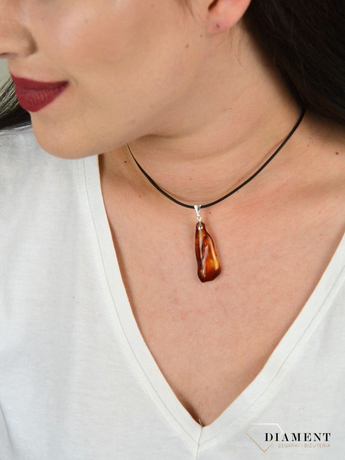 Zawieszka z miodowym bursztynem o ciekawym kształcie DIA-ZAW-4541-925.jpg