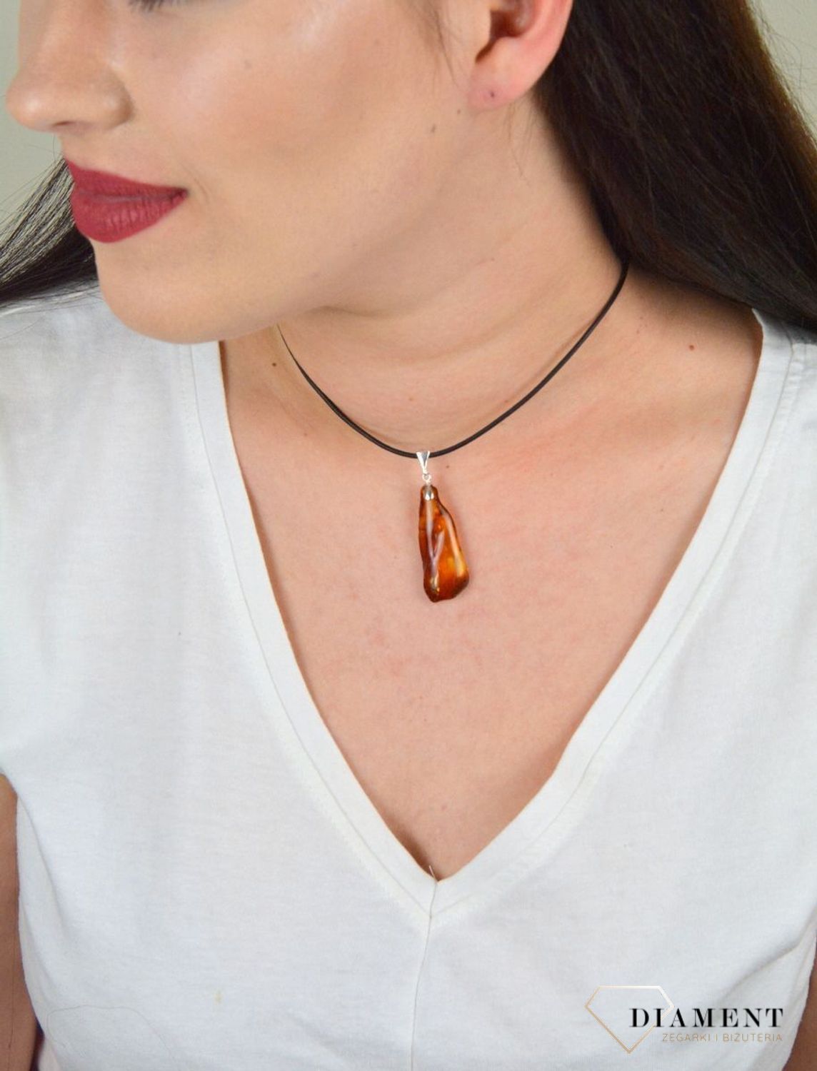 Zawieszka z miodowym bursztynem o ciekawym kształcie DIA-ZAW-4541-925.jpg