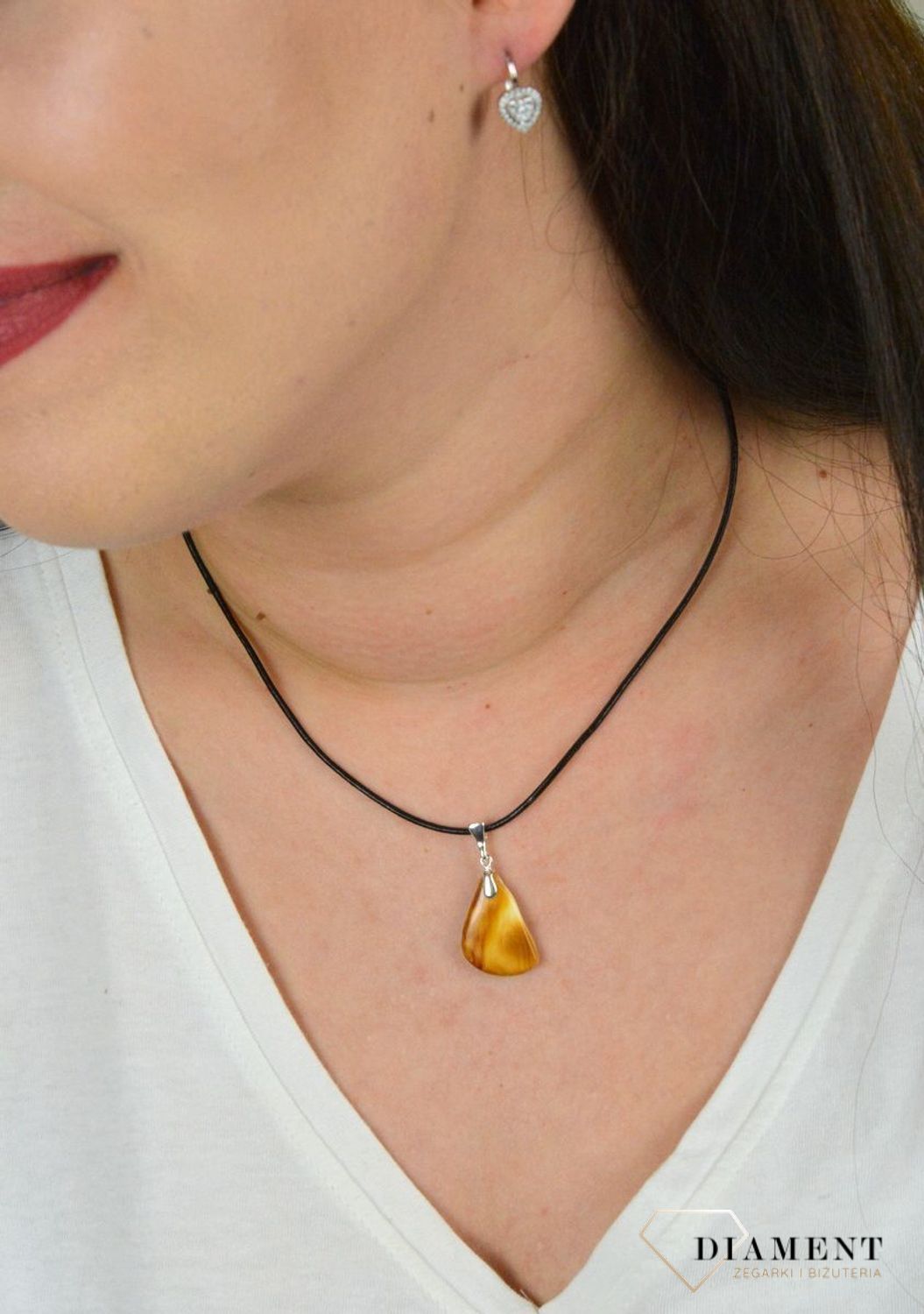 Zawieszka bursztyn w pięknej kolorystyce ze srebrną zawieszką DIA-ZAW-4542-925.jpg