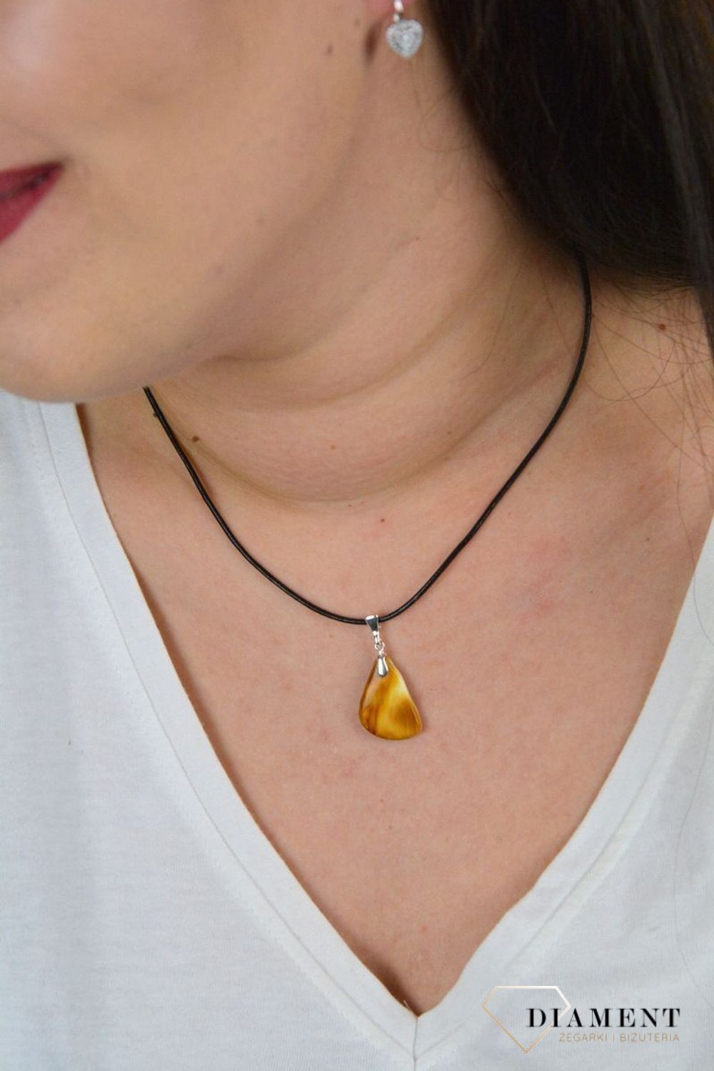 Zawieszka bursztyn w pięknej kolorystyce ze srebrną zawieszką DIA-ZAW-4542-925.jpg