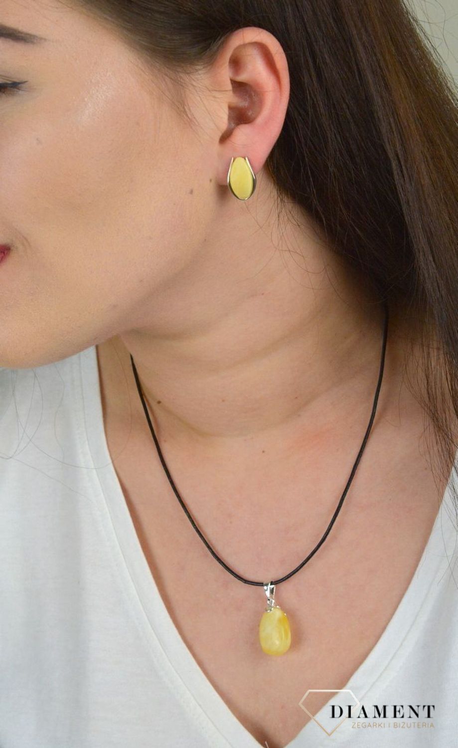 Zawieszka srebrna z bursztynem w kolorze żółtym DIA-ZAW-4544-925.jpg