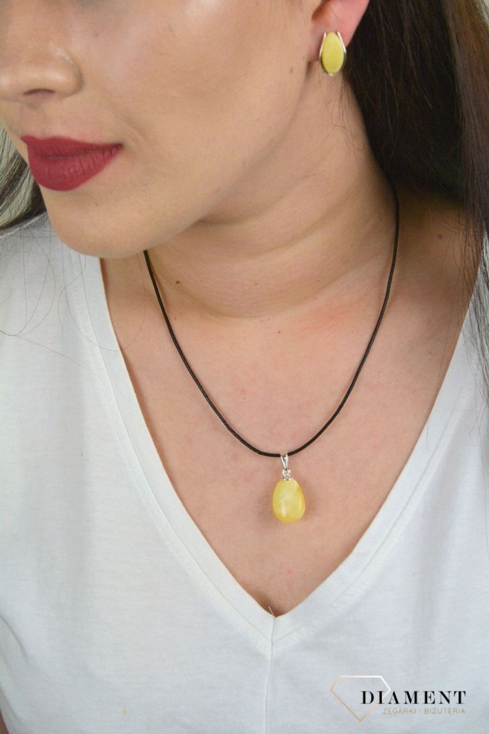 Zawieszka srebrna z bursztynem w kolorze żółtym DIA-ZAW-4544-925.jpg