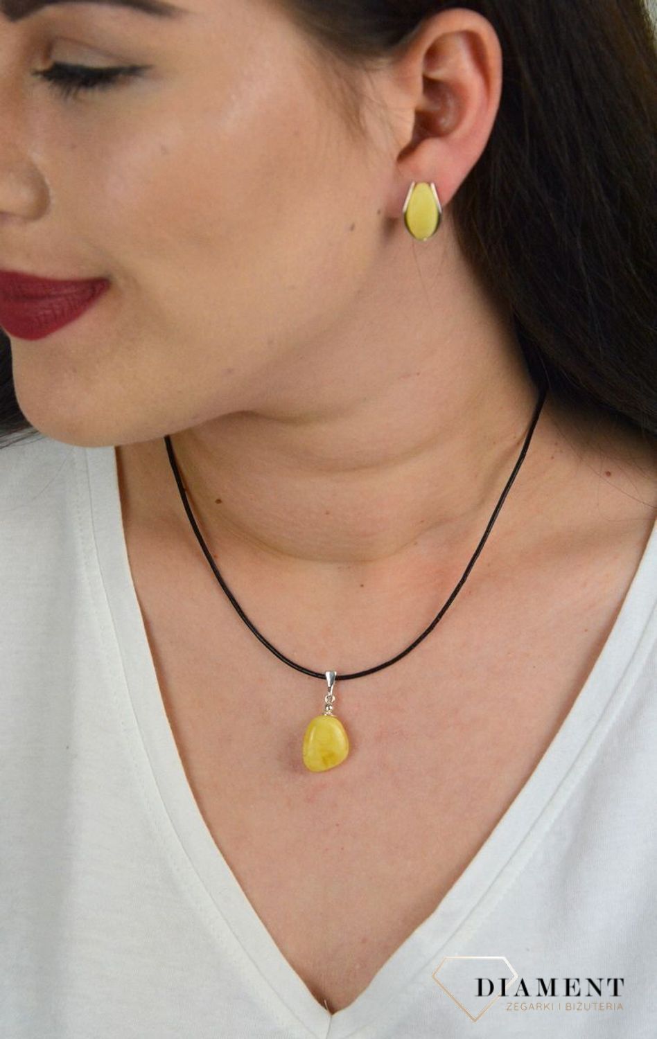 Zawieszka bursztyn w miodowym, mlecznym kolorze DIA-ZAW-4548-925.jpg