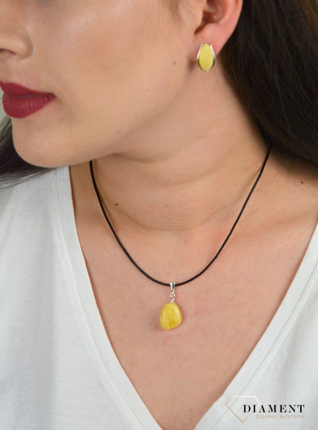 Zawieszka bursztyn w miodowym, mlecznym kolorze DIA-ZAW-4548-925.jpg