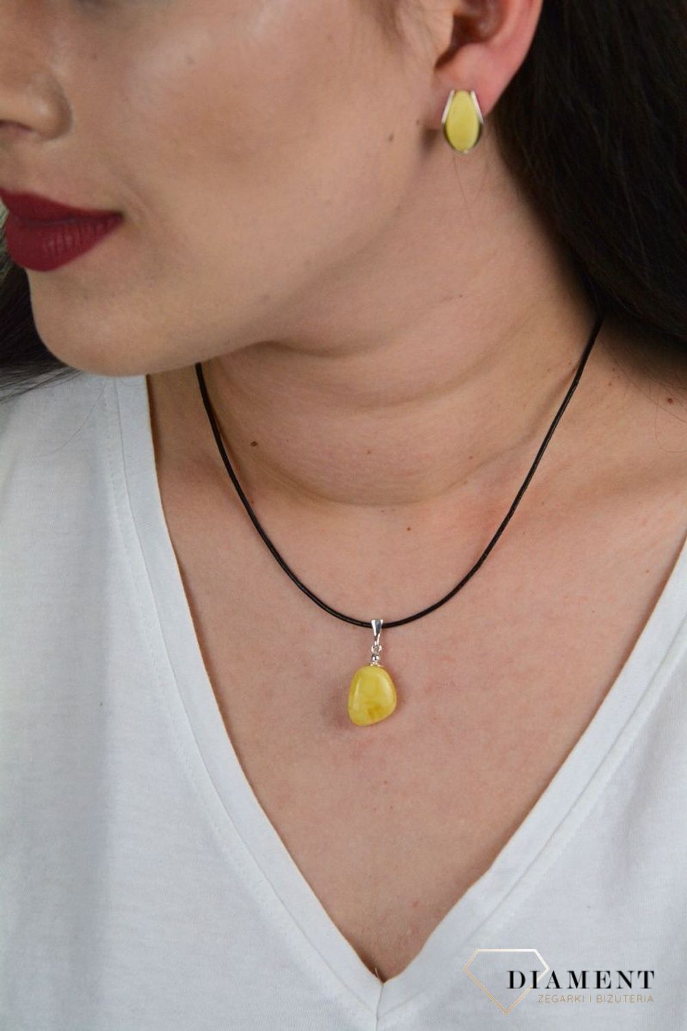 Zawieszka bursztyn w miodowym, mlecznym kolorze DIA-ZAW-4548-925.jpg