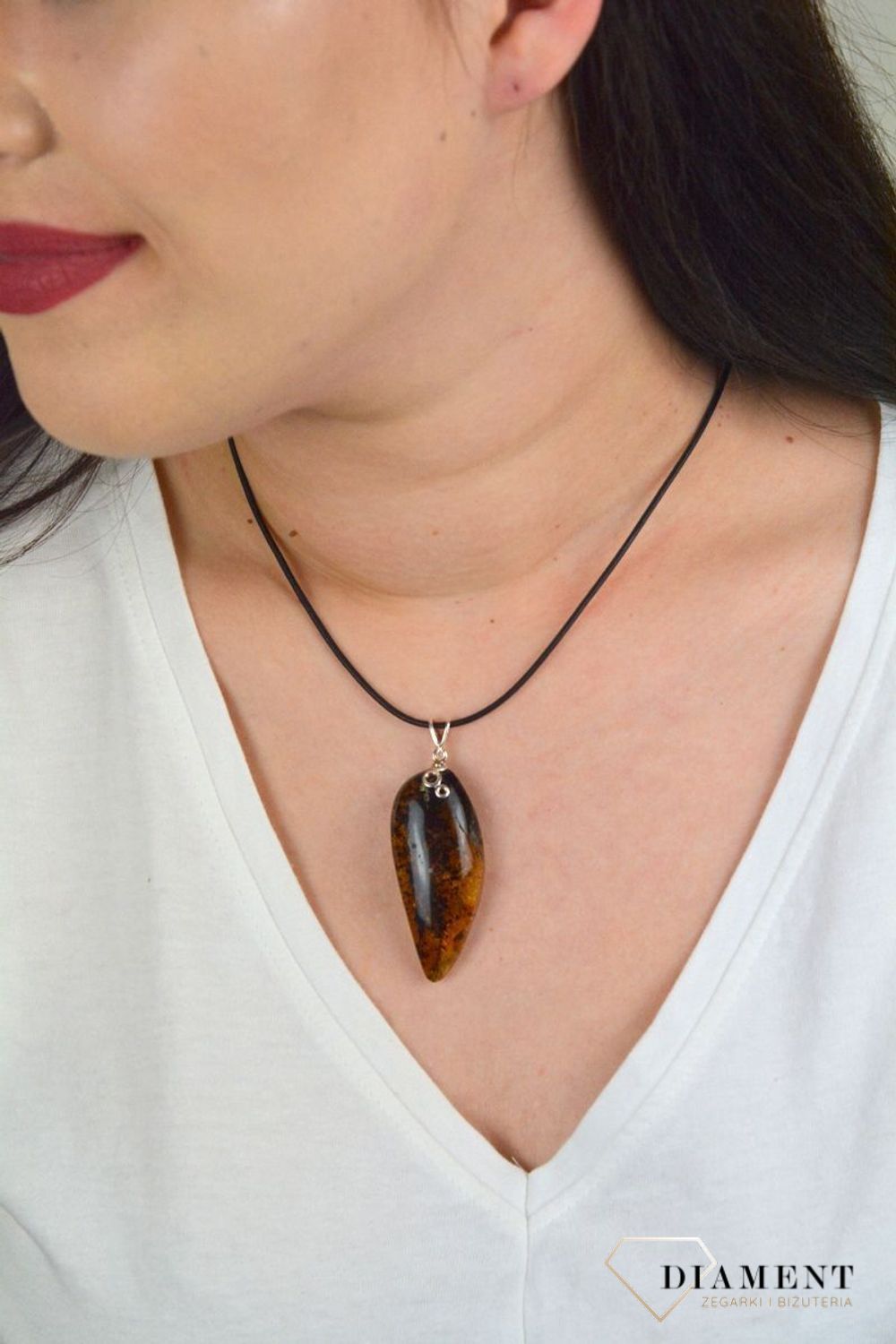 Zawieszka z dużym bursztynem wzór ze srebrem DIA-ZAW-4549-925.jpg