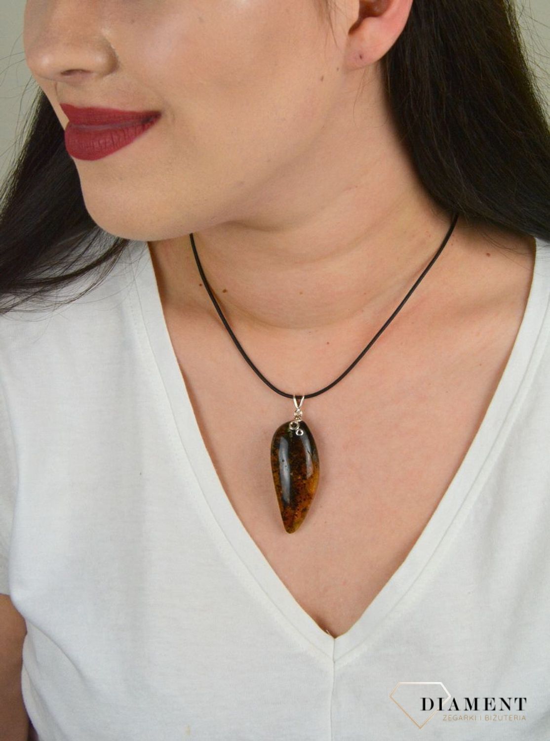 Zawieszka z dużym bursztynem wzór ze srebrem DIA-ZAW-4549-925.jpg