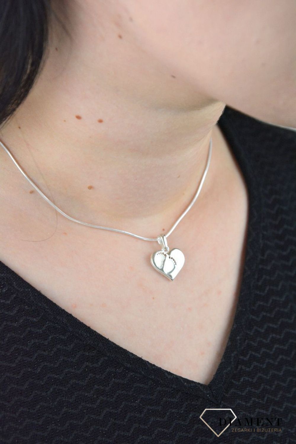 Srebra zawieszka serce ze stópkami DIA-ZAW-4600-925.jpg