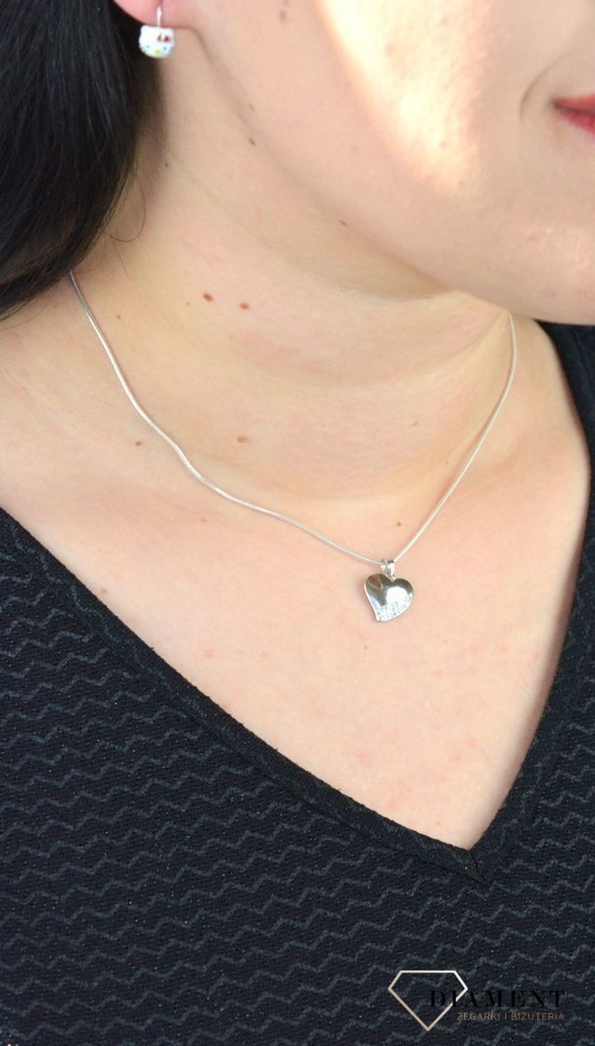 Srebrna zawieszka serduszko z cyrkoniami DIA-ZAW-4603-925.jpg