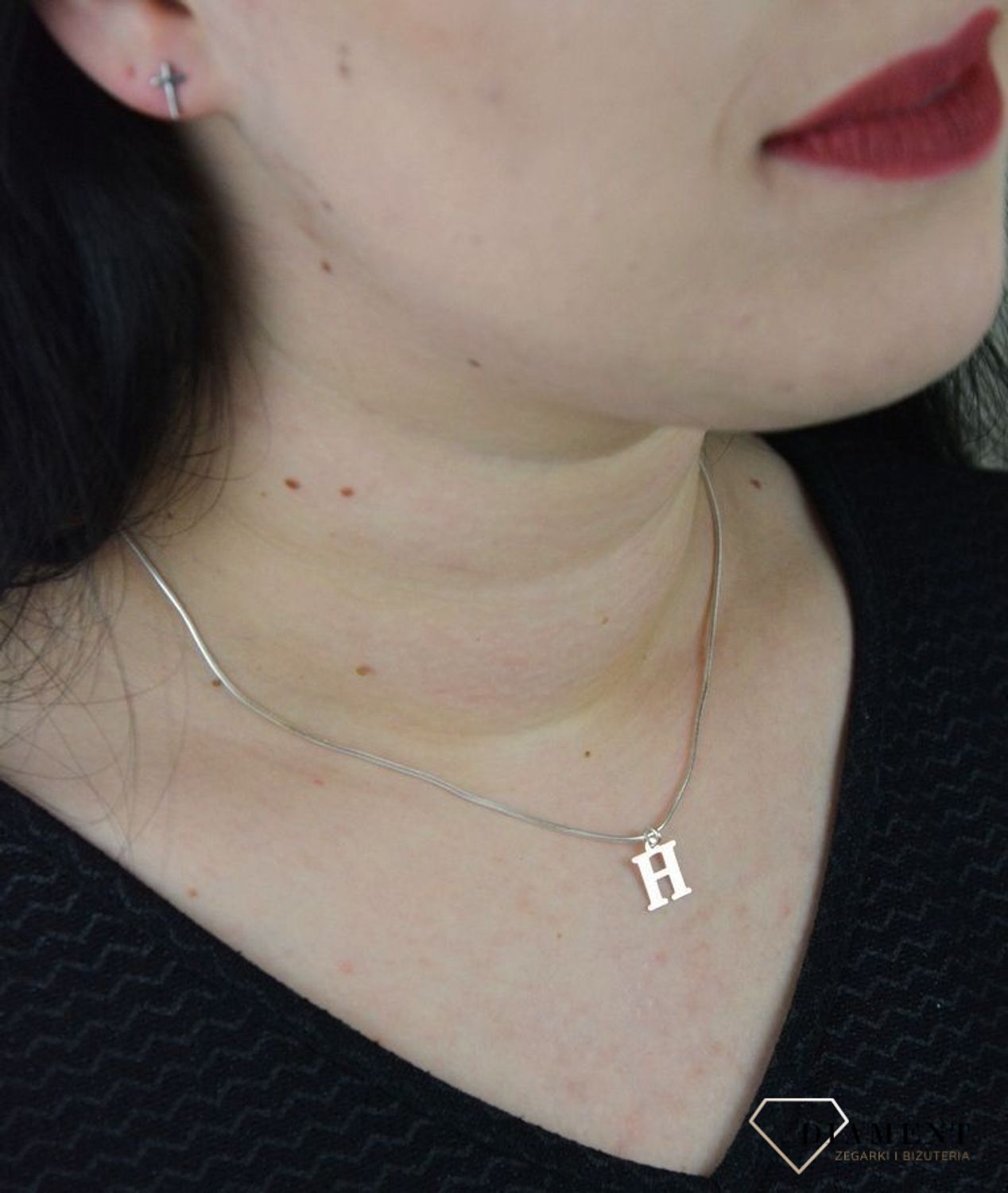 Srebrna zawieszka literka H 1 cm, 925 DIA-ZAW-4611H-925.jpg