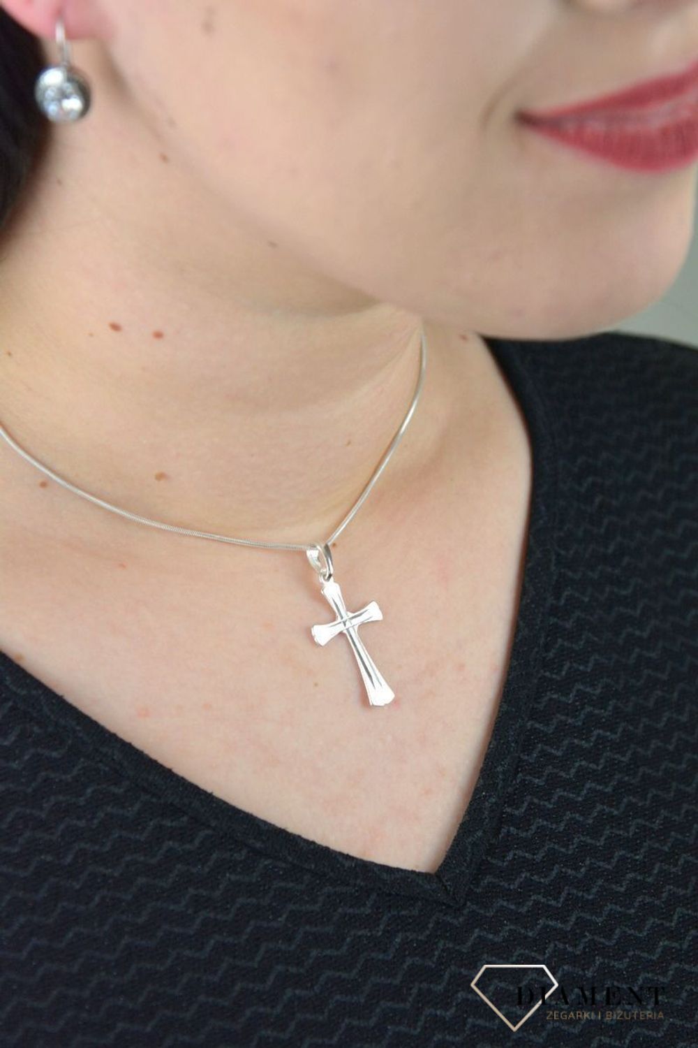 Srebrna zawieszka grawerowany gładki krzyżyk 925 DIA-ZAW-4612-925.jpg