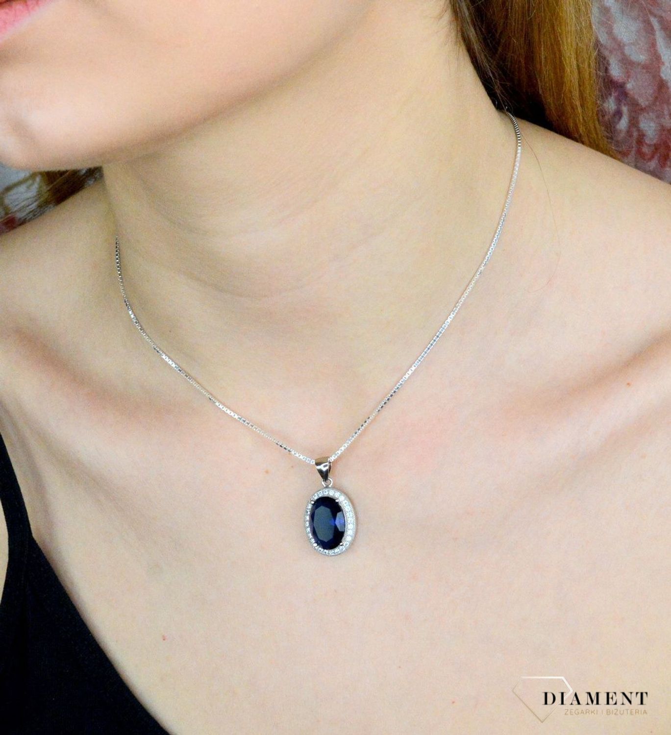 Zawieszka damska  Granatowa Markiza  DIA-ZAW-4664-925 Srebrne kolczyki zapinane na ponadczasowe zapięcie angielskie, zostały wykonane z najwyższej jakości srebra próby 925. Idealny pomysł na prezent..jpg