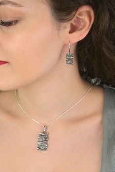 srebrna zawieszka oksydowana prostokąt 925 DIA-ZAW-4667-925 (1).jpg