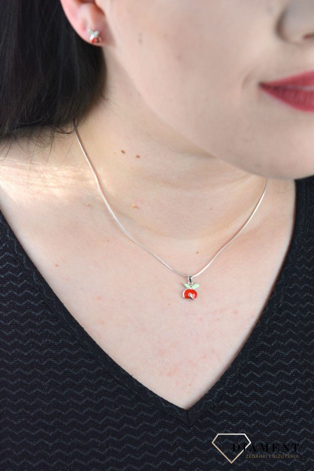 Srebrna zawieszka dla dziecka czerwone jabłuszko DIA-ZAW-4672-925.jpg