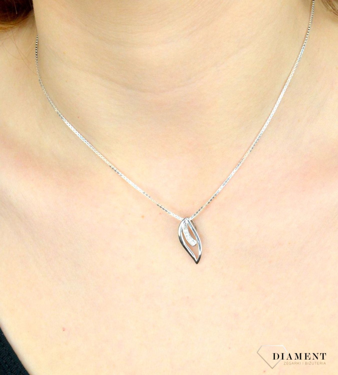Zawieszka damska  Listek z cyrkoniami  DIA-ZAW-4673-925.jpg