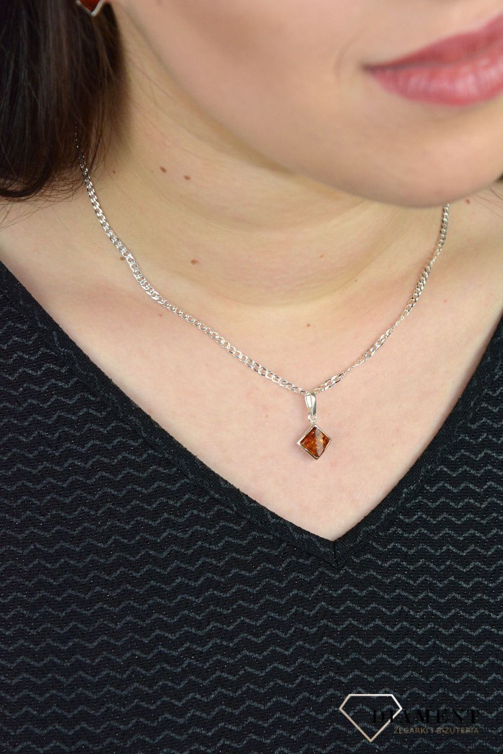 Zawieszka srebrna bursztyn bałtycki 'Głęboki brąz' DIA-ZAW-4701-925.jpg