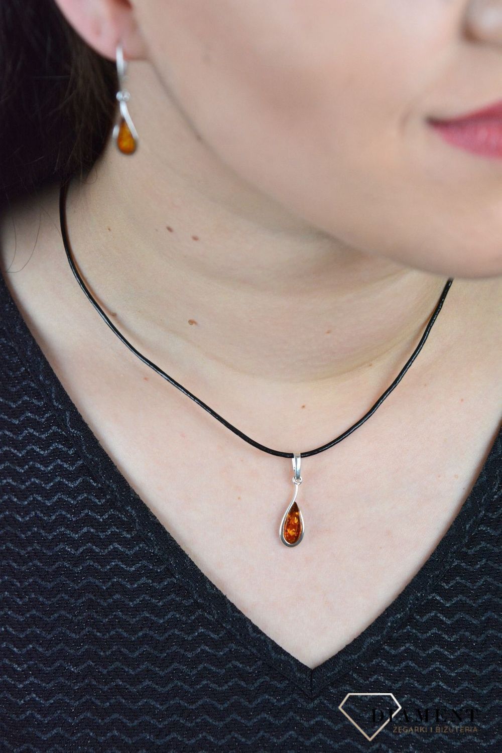 Srebrna zawieszka bursztyn bałtycki w kształcie łezki DIA-ZAW-4702-925.jpg