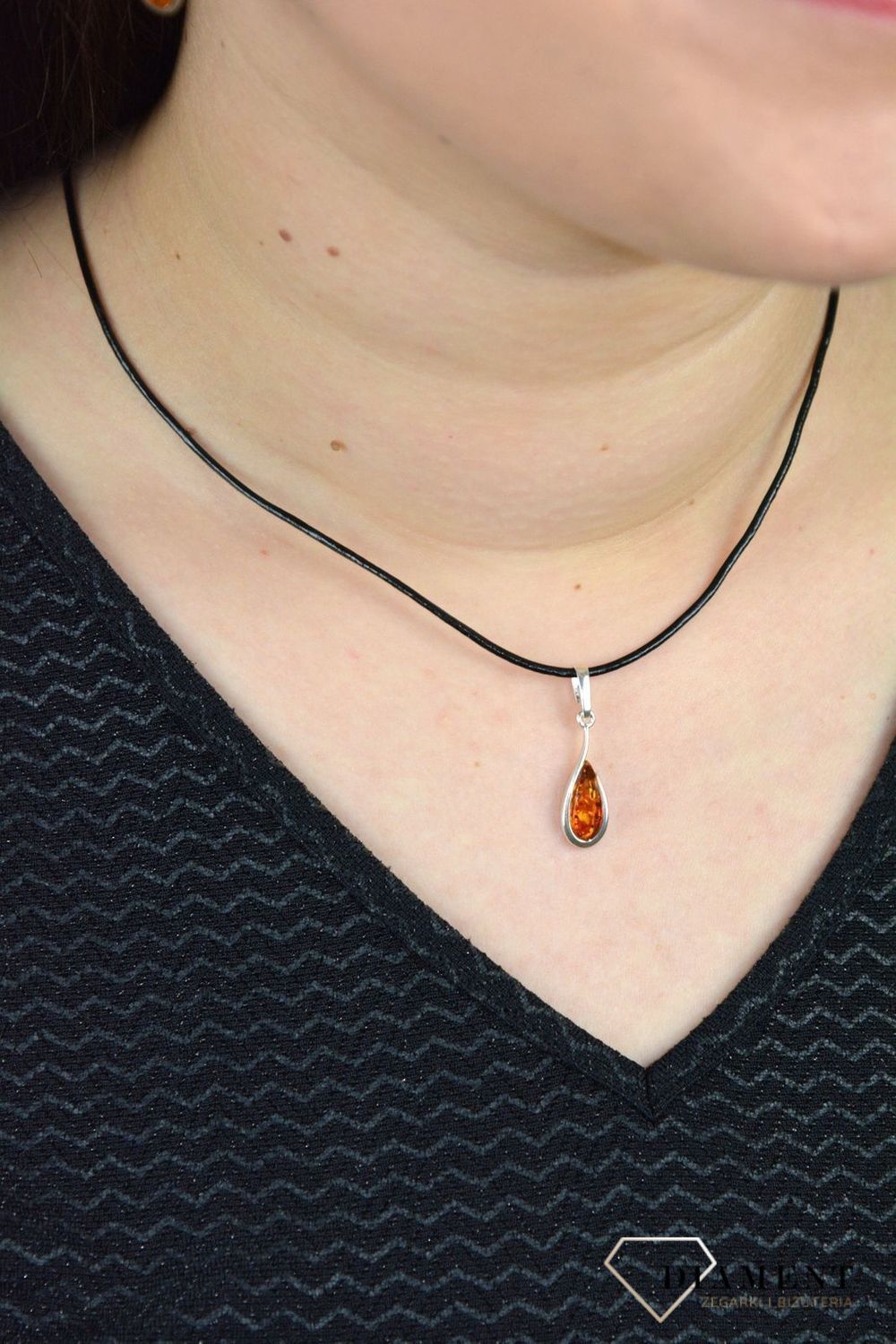 Srebrna zawieszka bursztyn bałtycki w kształcie łezki DIA-ZAW-4702-925.jpg