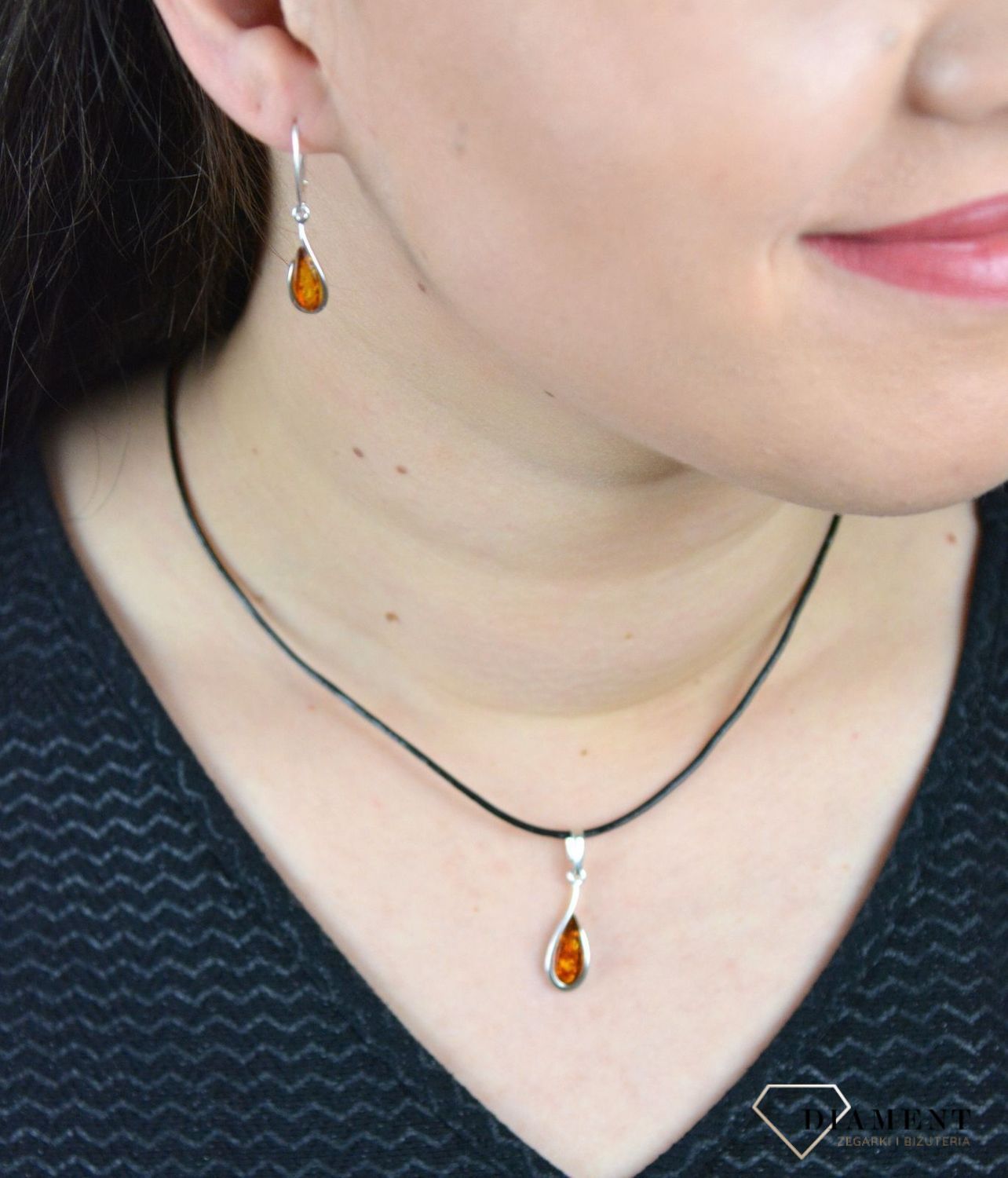 Srebrna zawieszka bursztyn bałtycki w kształcie łezki DIA-ZAW-4702-925.jpg