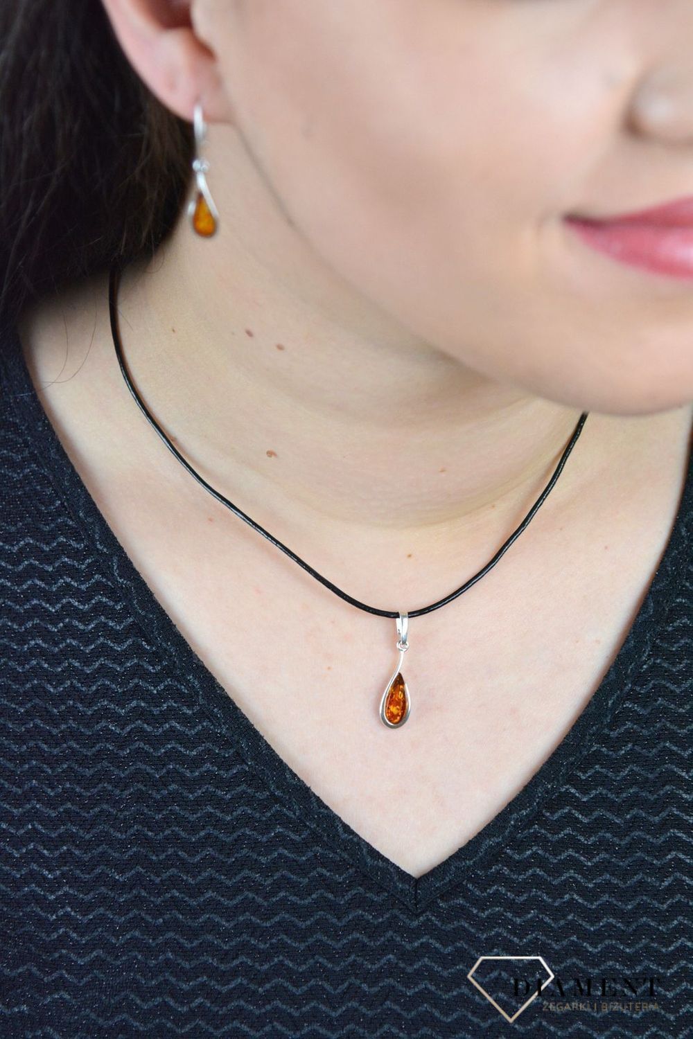 Srebrna zawieszka bursztyn bałtycki w kształcie łezki DIA-ZAW-4702-925.jpg