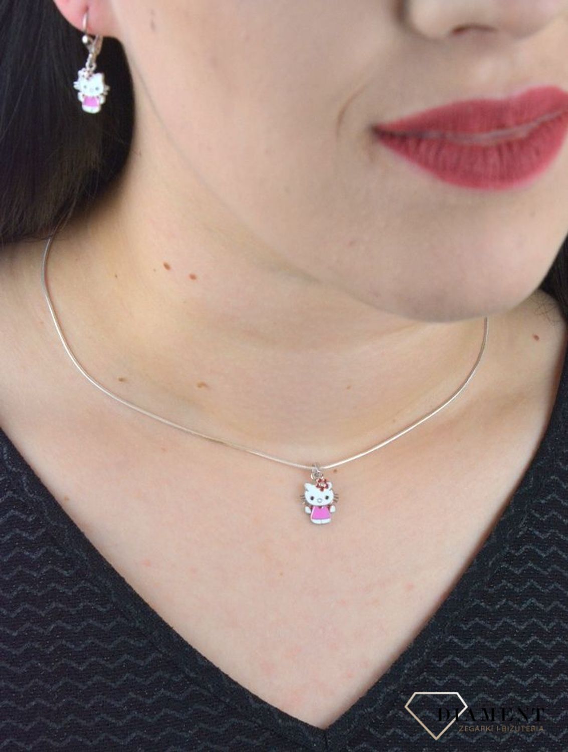 Srebrna zawieszka dla dziewczynki Hello Kitty biała i różowa emalia DIA-ZAW-4791-925.jpg