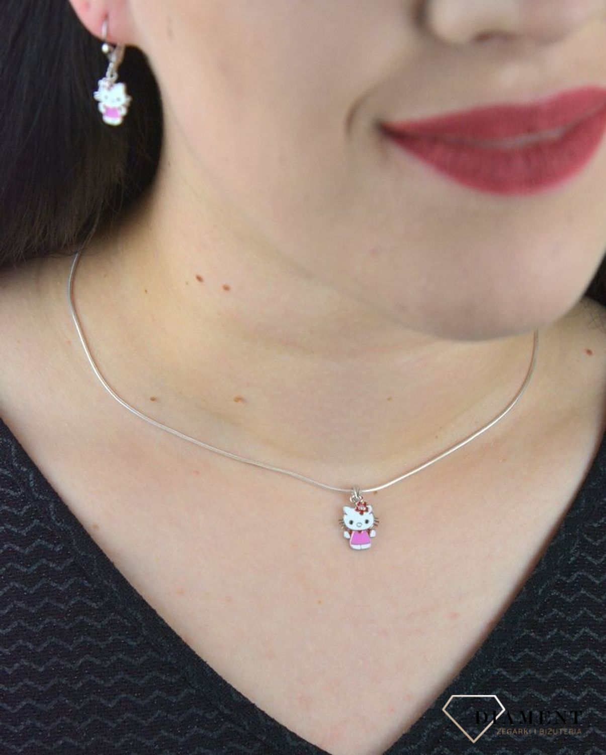 Srebrna zawieszka dla dziewczynki Hello Kitty biała i różowa emalia DIA-ZAW-4791-925.jpg