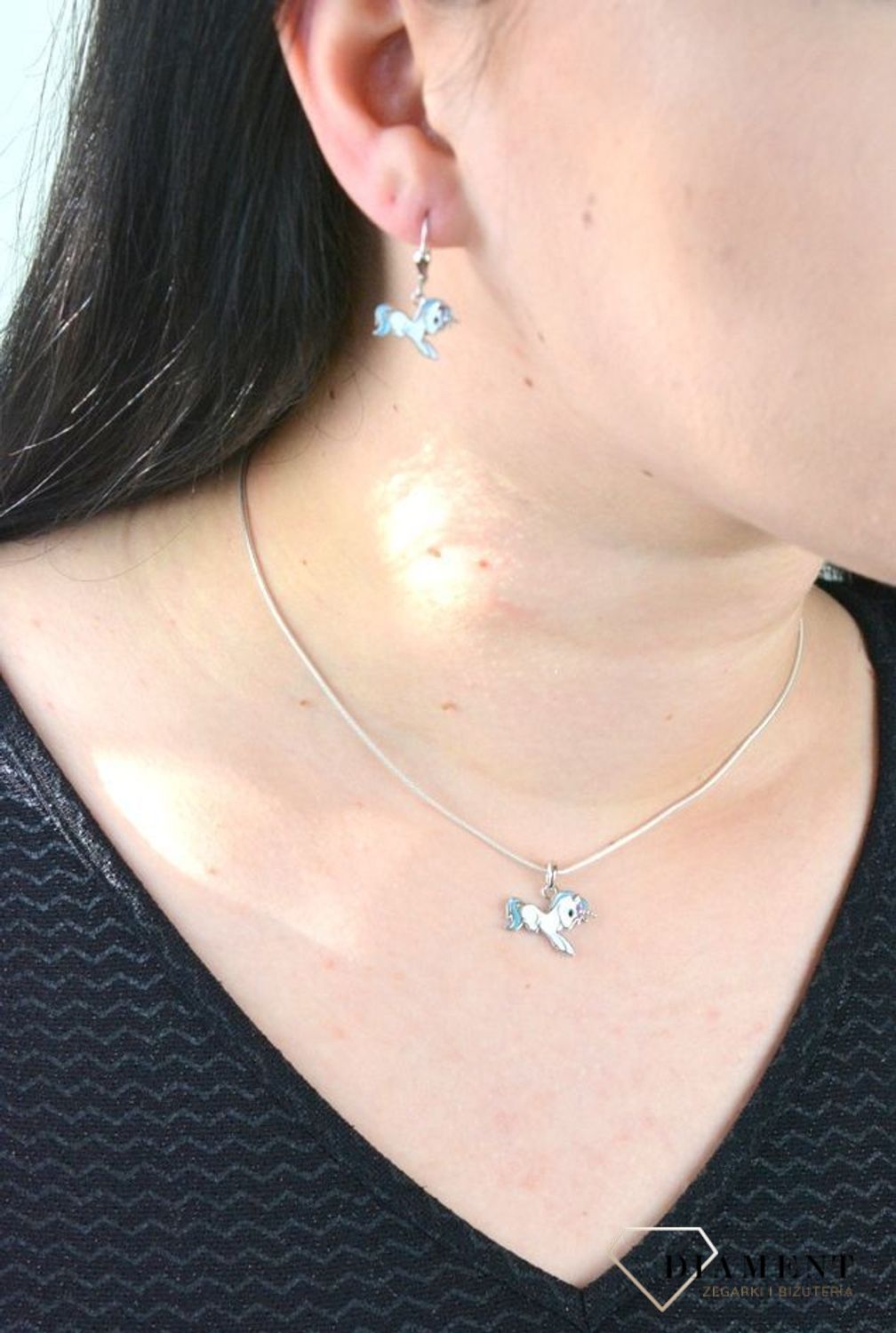 Srebrna zawieszka dla dziewczynki biały jednorożec DIA-ZAW-4792-925.jpg