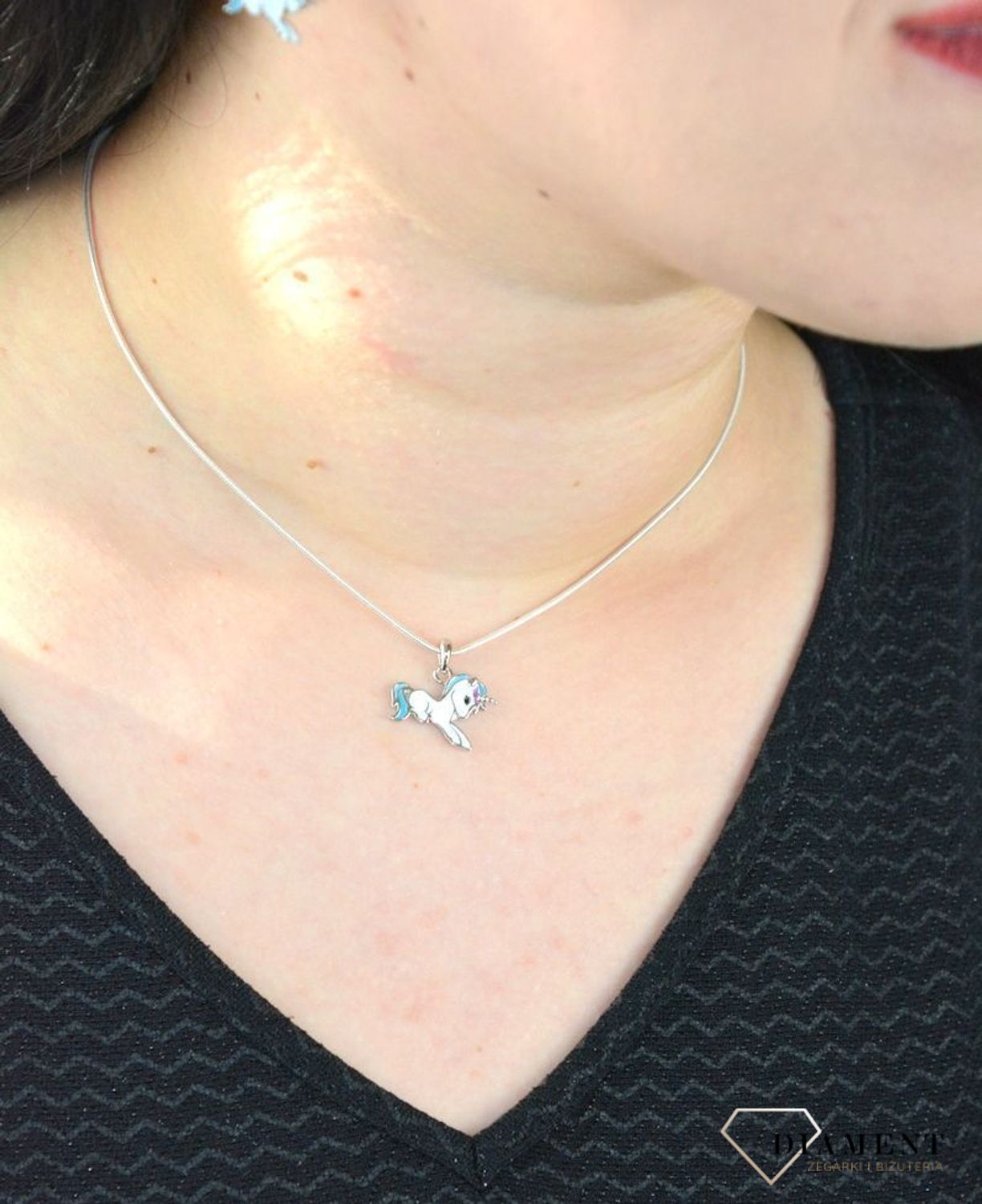 Srebrna zawieszka dla dziewczynki biały jednorożec DIA-ZAW-4792-925.jpg