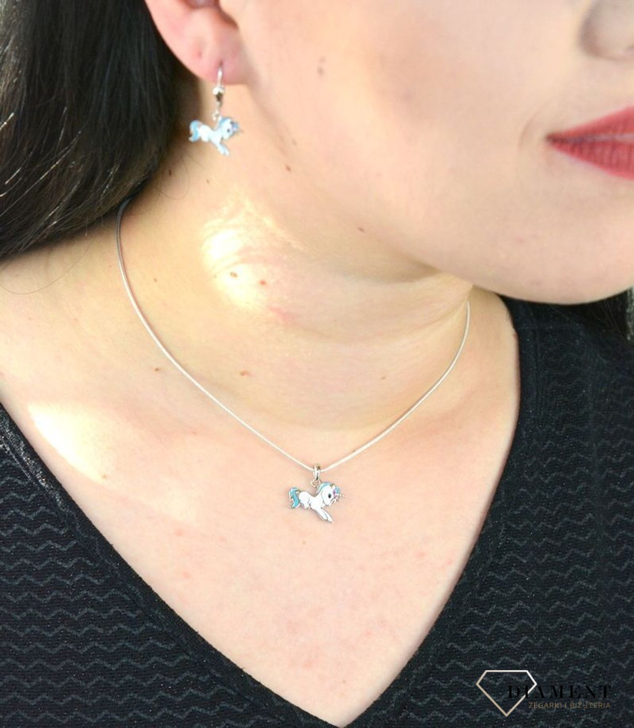 Srebrna zawieszka dla dziewczynki biały jednorożec DIA-ZAW-4792-925.jpg