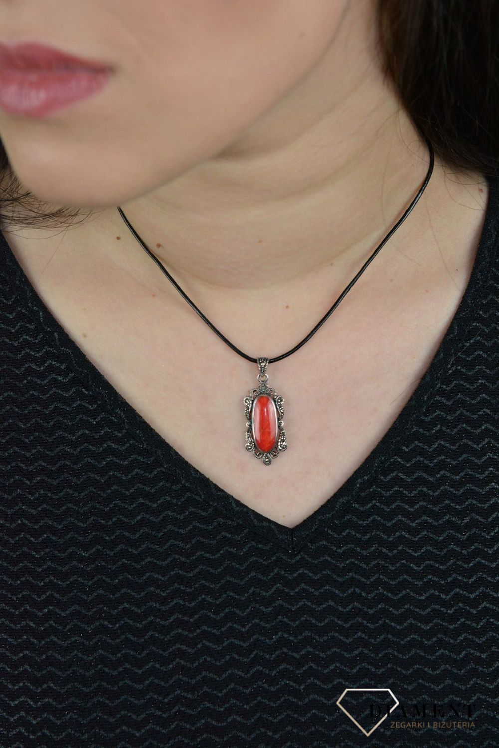 Artystyczna zawieszka z czerwoną emalią DIA-ZAW-4831-925.jpg