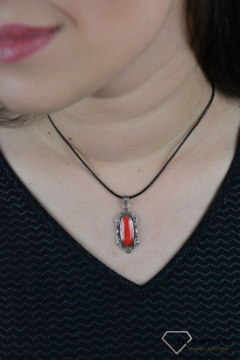 Artystyczna zawieszka z czerwoną emalią DIA-ZAW-4831-925.jpg