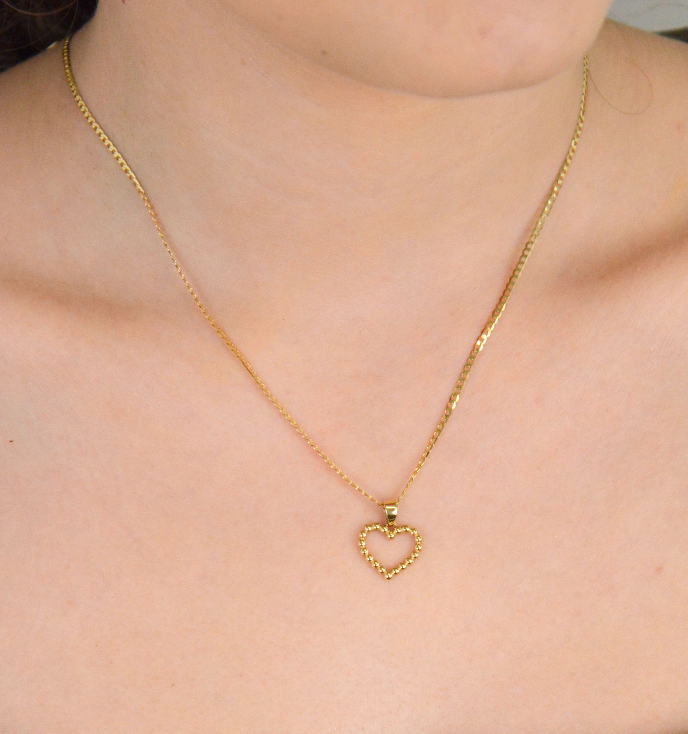 Złota zawieszka w kształcie serca z delikatnych kuleczek. Elegancki wisiorek wykonany z najwyższej jakości 14 –karatowego żółtego złota. Ta unikalna biżuteria, która zachwyci każdą kobietę..jpg