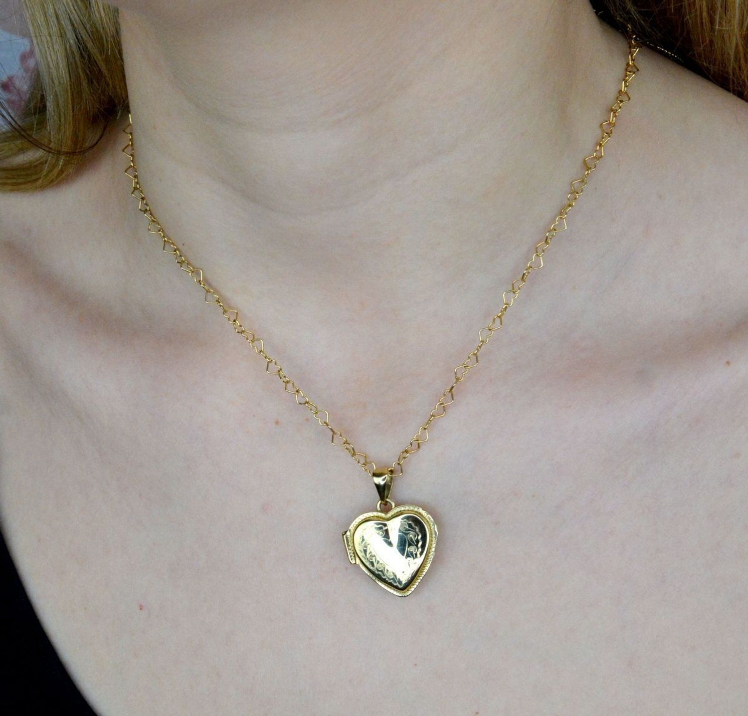 Złota zawieszka 585 puzderko serce. Otwierana zawieszka w kształcie serca marki Diament wykonana ze złota próby 585. Piękny sekretnik w którym można schować fotografię bliskiej osoby lub liścik z wyznaniem..jpg