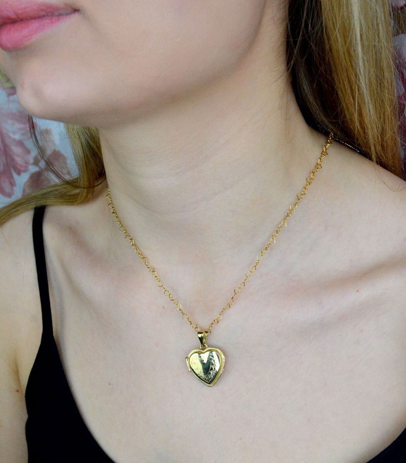 Złota zawieszka 585 puzderko serce. Otwierana zawieszka w kształcie serca marki Diament wykonana ze złota próby 585. Piękny sekretnik w którym można schować fotografię bliskiej osoby lub liścik z wyznaniem..jpg