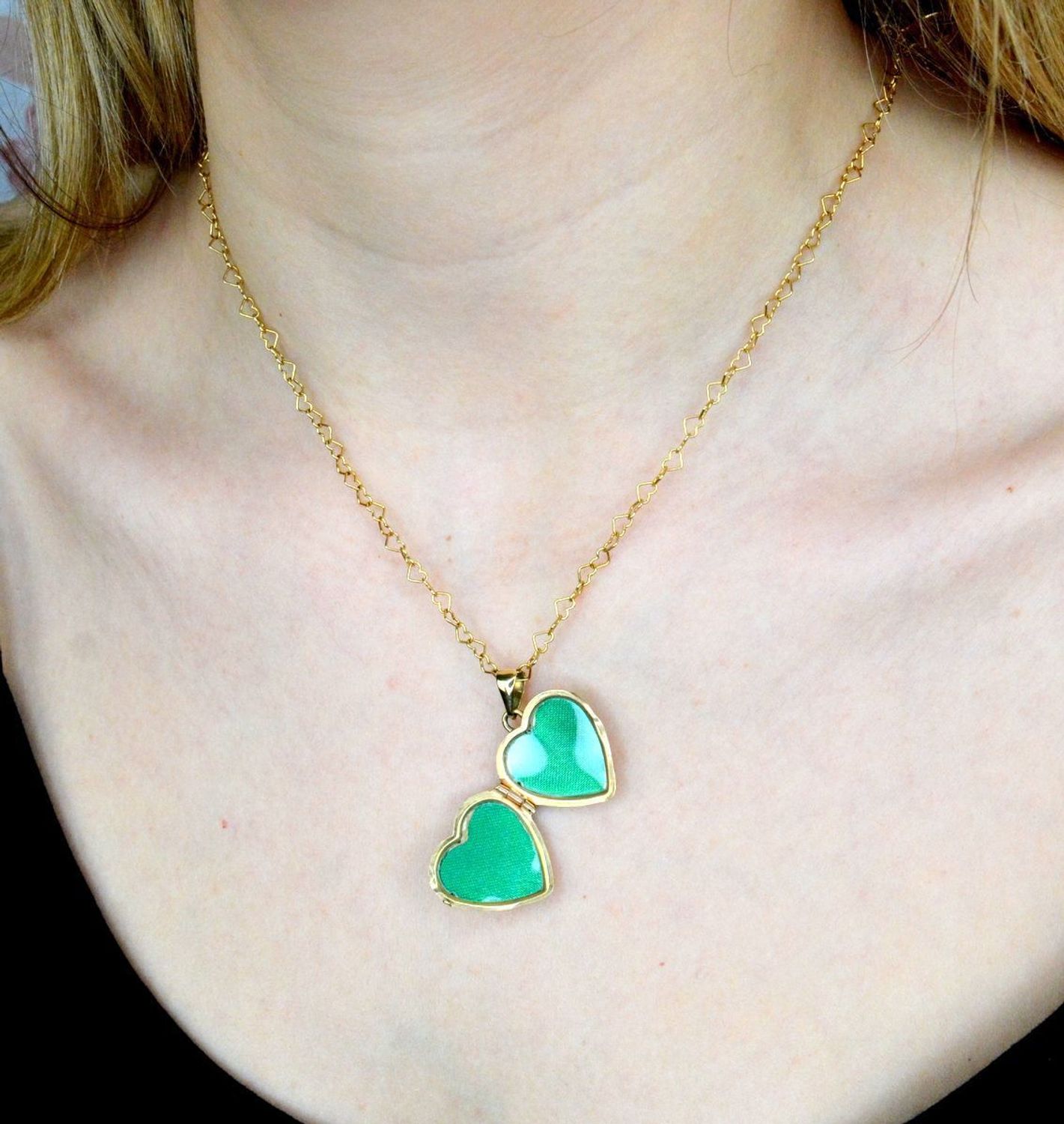 Złota zawieszka 585 puzderko serce. Otwierana zawieszka w kształcie serca marki Diament wykonana ze złota próby 585. Piękny sekretnik w którym można schować fotografię bliskiej osoby lub liścik z wyznaniem..jpg