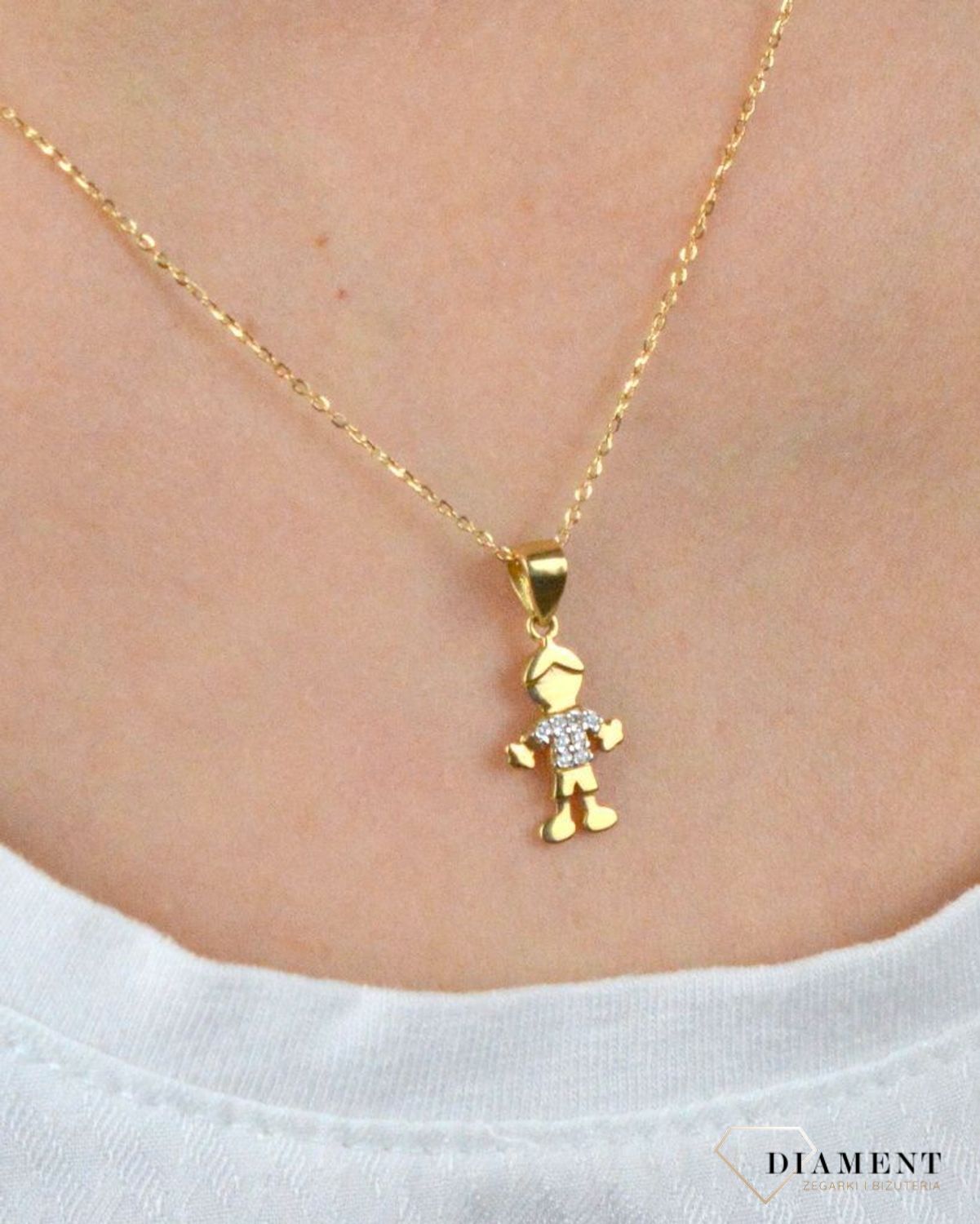 Złota zawieszka ludzik chłopiec z cyrkonią DIA-ZAW-5264-585.jpg