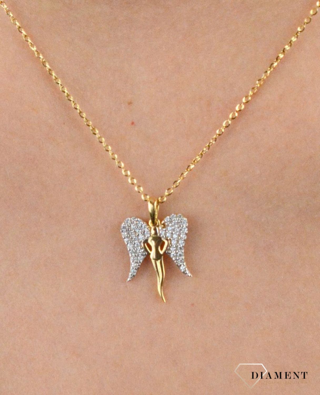 Złota zawieszka Anioł z pięknymi skrzydłami DIA-ZAW-5278-585.jpg