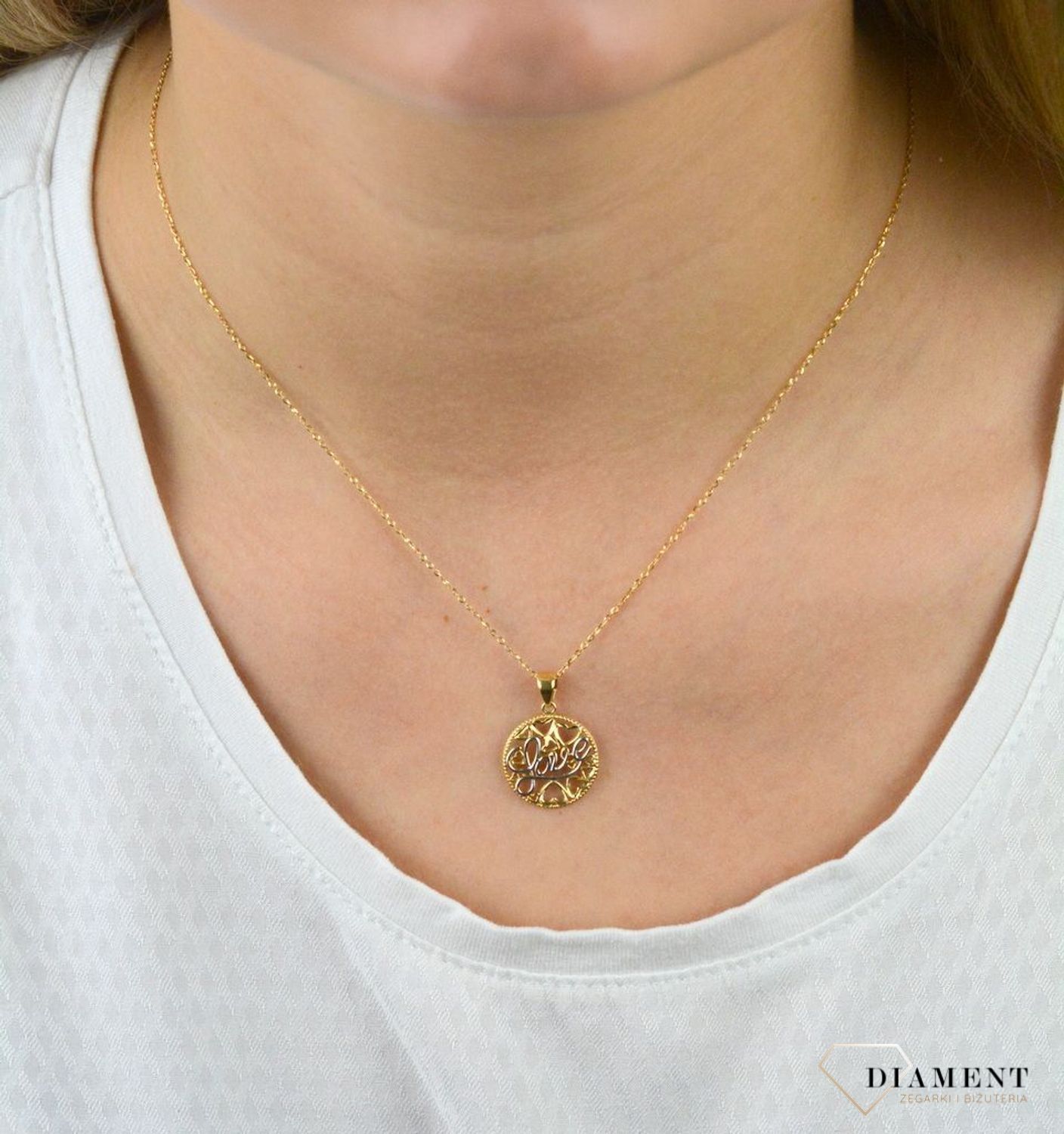 Złota zawieszka kółko z serduszkami i napisem love DIA-ZAW-5284-585.jpg