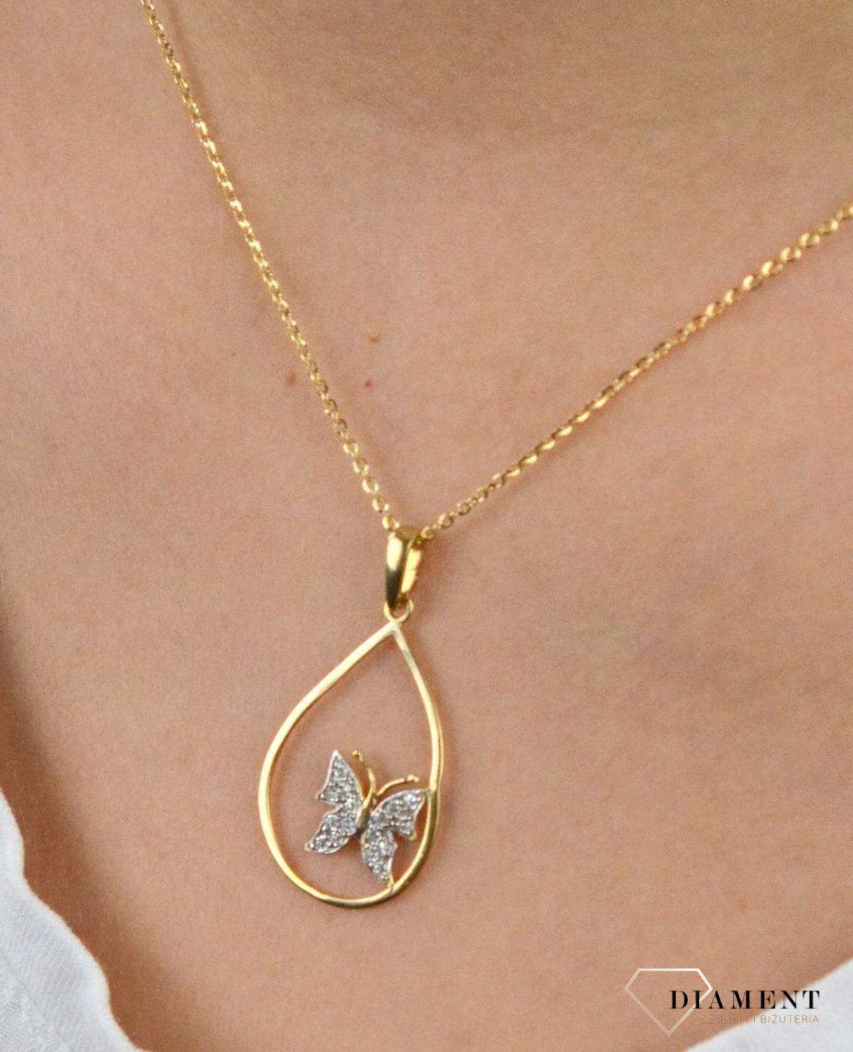 Złota zawieszka motylek w łezce DIA-ZAW-5286-585.jpg