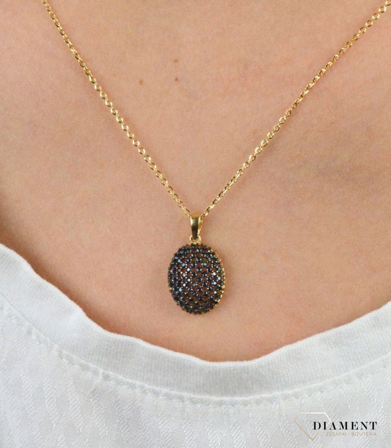 Złota zawieszka okrągła, wypukła z czarną cyrkonią DIA-ZAW-5289-585.jpg