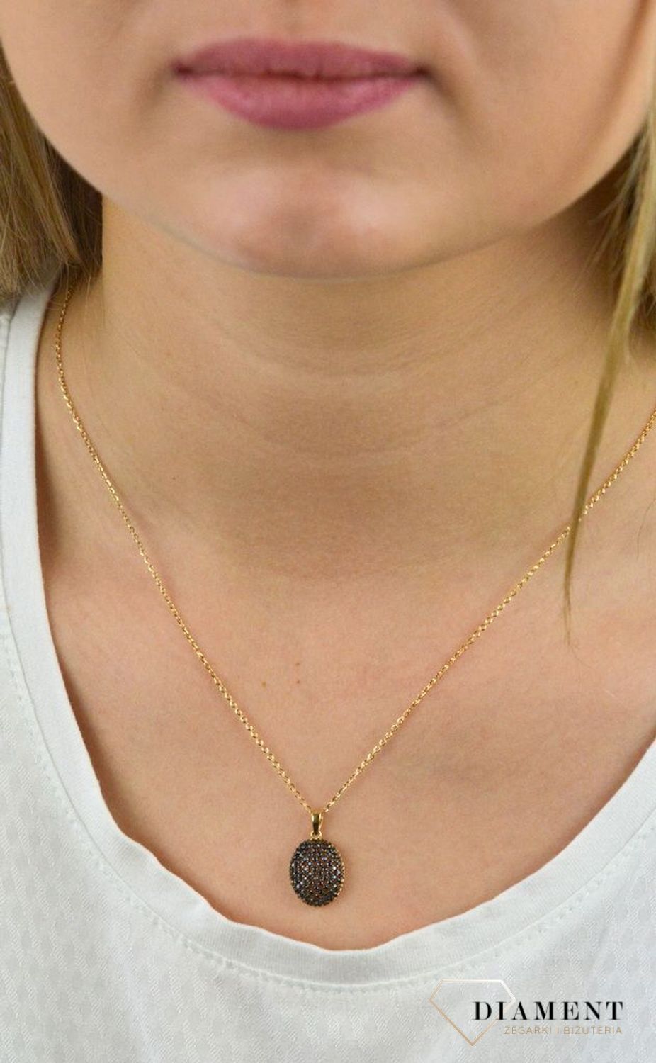 Złota zawieszka okrągła, wypukła z czarną cyrkonią DIA-ZAW-5289-585.jpg