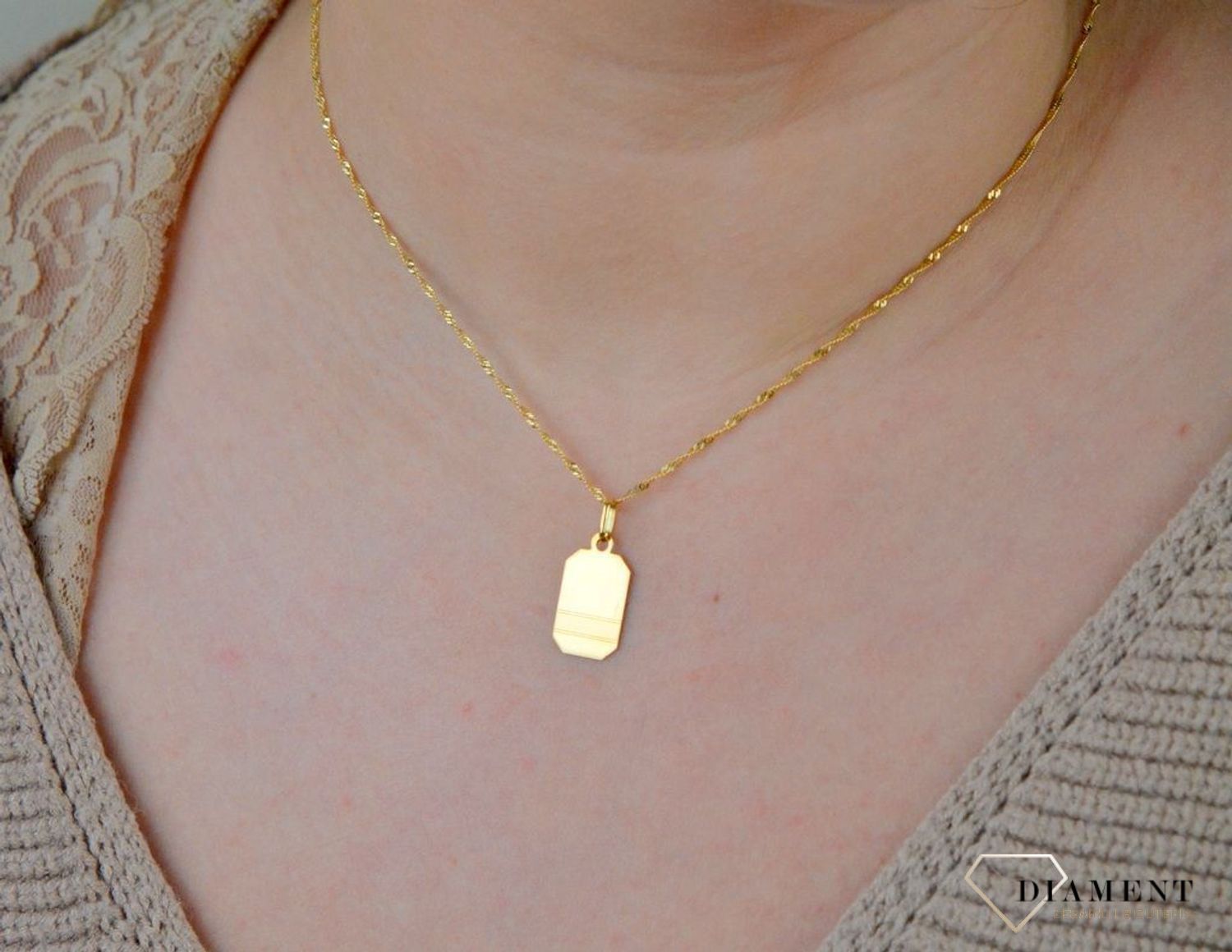 Złota zawieszka blaszka z ozdobnym paskiem DIA-ZAW-5291-585.jpg