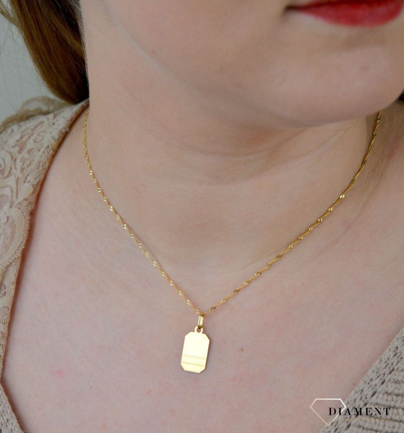 Złota zawieszka blaszka z ozdobnym paskiem DIA-ZAW-5291-585.jpg