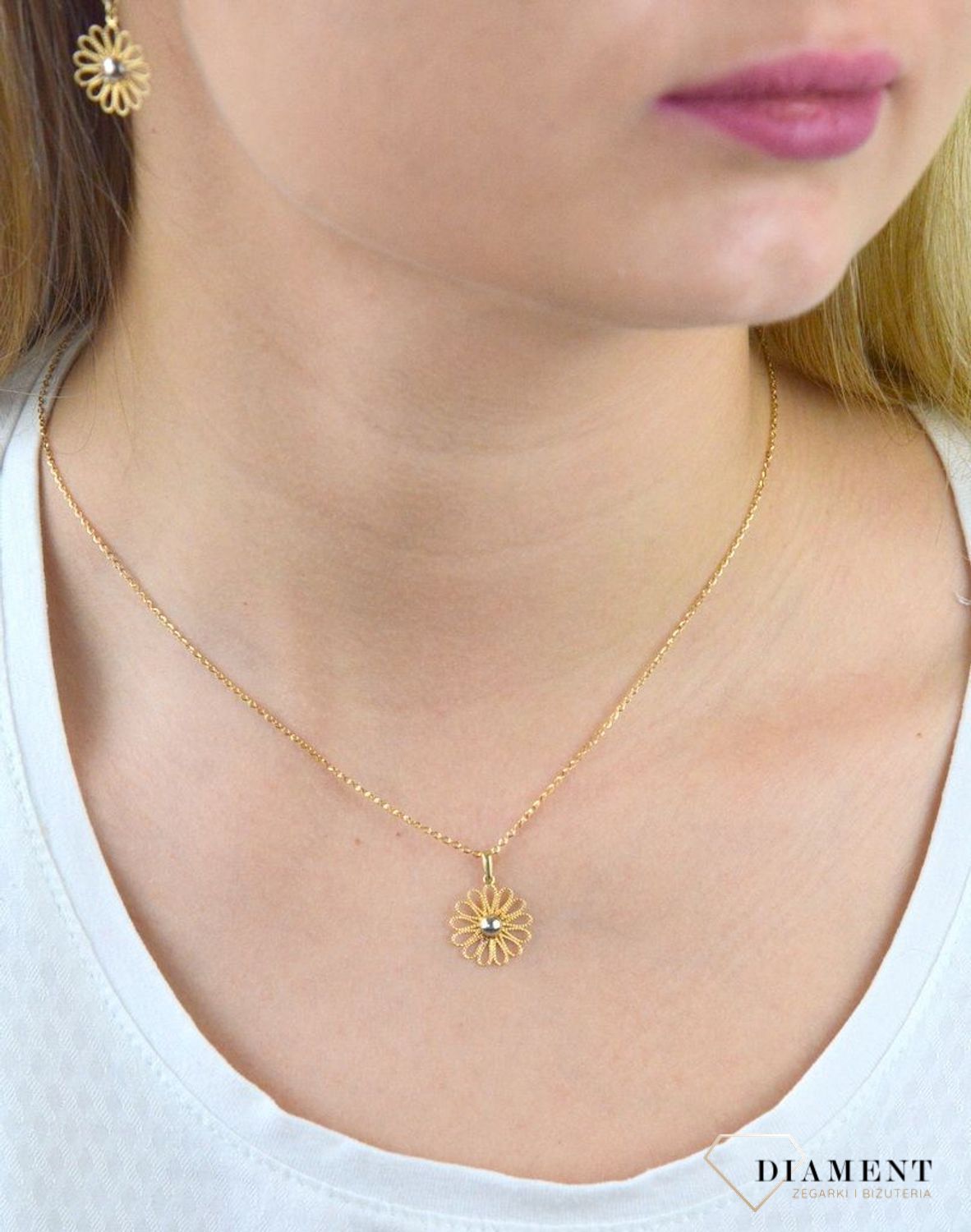 Złota zawieszka ażurowy kwiatek z białym złotem DIA-ZAW-5297-585.jpg