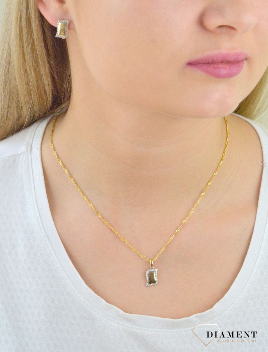 Złota zawieszka ponadczasowy wzór ozdobiony cyrkonią DIA-ZAW-5311-585.jpg